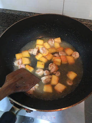 南瓜鮮蝦意面的做法步驟：2