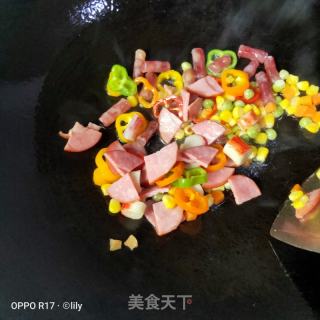 菠蘿炒飯的做法步驟：6