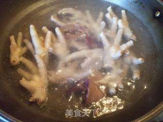 山藥雞腳響螺湯的做法步驟：3