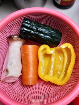 韓式拌飯的做法步驟：1