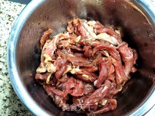 蔥爆羊肉的做法步驟：1