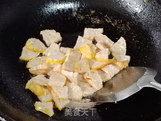茭白卷章的做法步驟：2