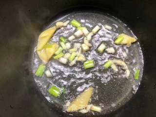 韓式泡菜鍋的做法步驟：6