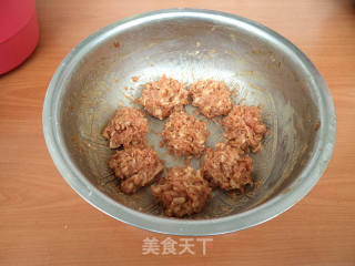  本色蒸獅子頭的做法步驟：3