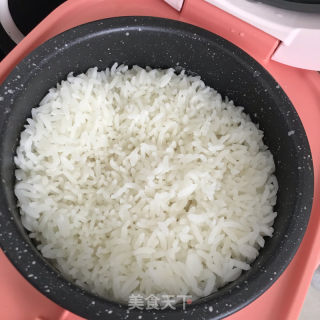 玉米火腿紫菜包飯的做法步驟：1