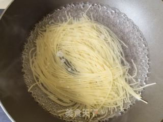 羊排清湯米粉的做法步驟：4