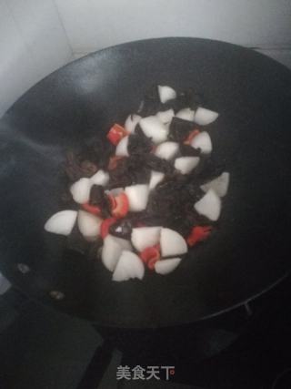 木耳炒皮芽子的做法步驟：7