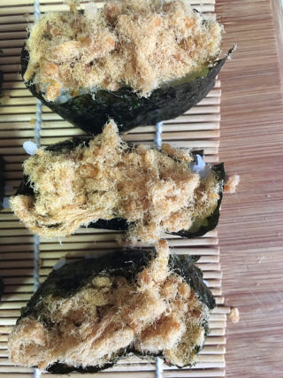 軍艦肉松壽司的做法步驟：7
