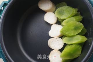 韓式部隊素火鍋的做法步驟：3