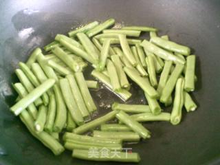 大頭菜絲炒梅豆的做法步驟：5
