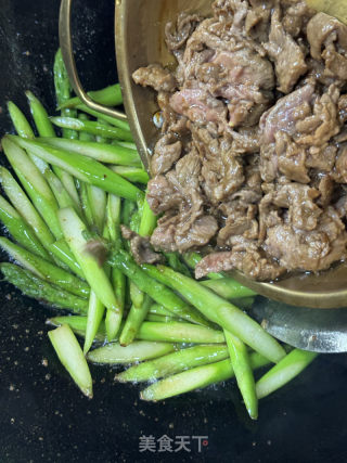 蘆筍炒牛肉的做法步驟：11