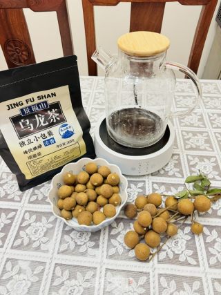 一款補(bǔ)血?dú)獾酿B(yǎng)生茶：桂圓烏龍茶的做法步驟：1