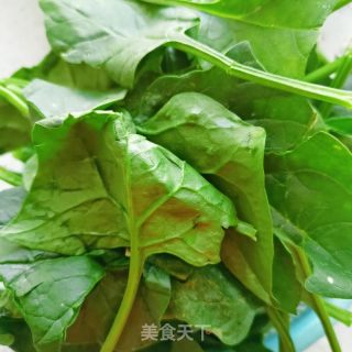 炒菠菜的做法步驟：1