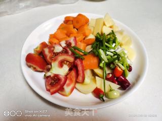 咖喱牛肉燉土豆蓋燒飯的做法步驟：2