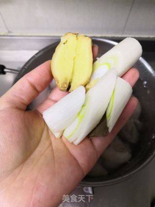 豬蹄燉山藥的做法步驟：4