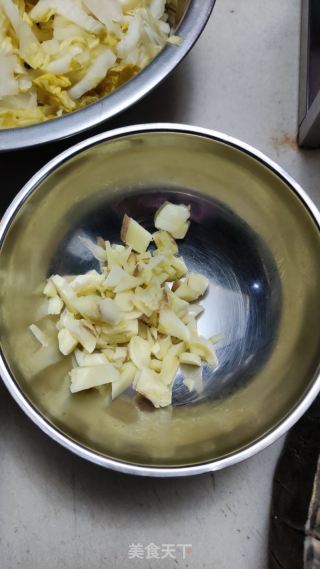 東北酸菜漬粉條的做法步驟：4