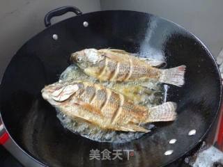 酸筍燒羅非魚的做法步驟：4