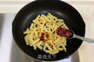 菠蘿蘆筍意面的做法步驟：6