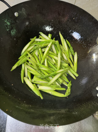 蘆筍炒牛肉的做法步驟：8