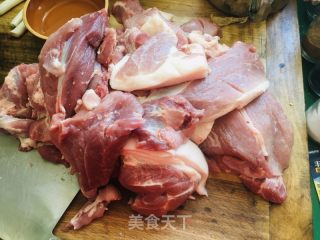 麻辣香腸的做法步驟：1
