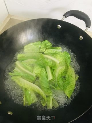 蒸魚豉油淋生菜的做法步驟：3