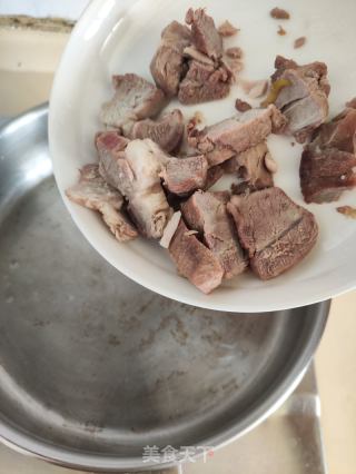 腱子肉燜四季豆的做法步驟：4