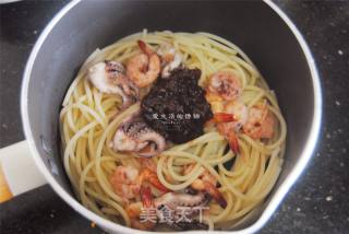 牛肉醬海鮮拌面的做法步驟：7