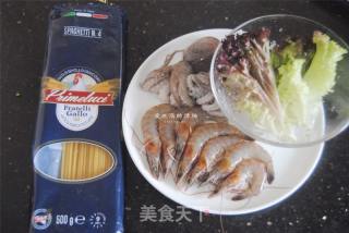 牛肉醬海鮮拌面的做法步驟：1