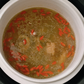 當歸紅棗枸杞燉雞湯
