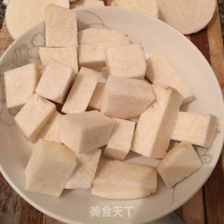 拔絲芋頭的做法步驟：1