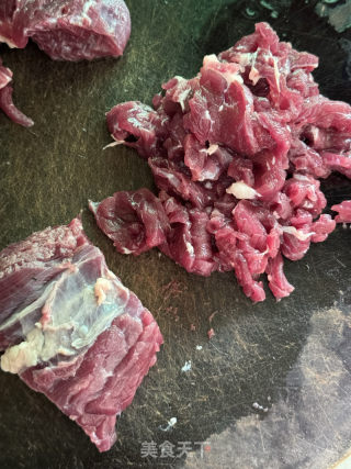 蝦仁炒牛肉的做法步驟：1