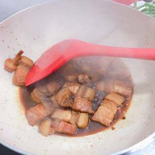 家傳紅燒肉的做法步驟：4