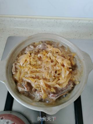 酸菜燉排骨的做法步驟：7
