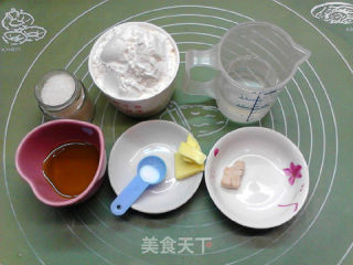 薩拉米披薩的做法步驟：1