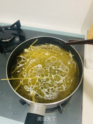 橄欖油意大利面的做法步驟：4