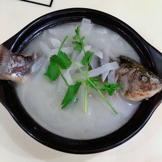 白蘿卜鯽魚湯