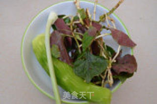 魚腥草拌青筍的做法步驟：2