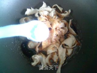 大頭菜絲炒面筋的做法步驟：7