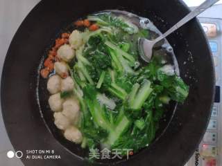 小白菜丸子湯的做法步驟：8