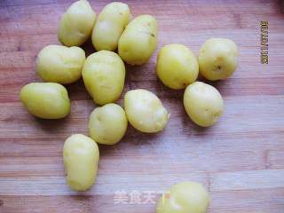 蔥油小土豆的做法步驟：1