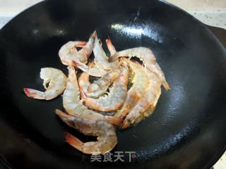 油燜大蝦的做法步驟：4