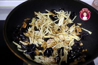 炒苜蓿肉的做法步驟：8