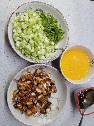 鰻魚炒飯的做法步驟：2