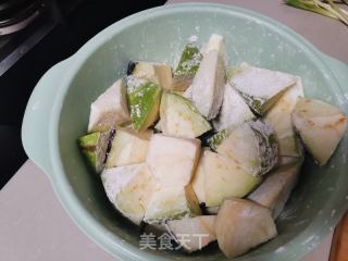 地三鮮的做法步驟：1