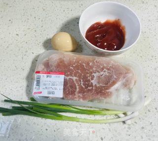糖醋里脊的做法步驟：1