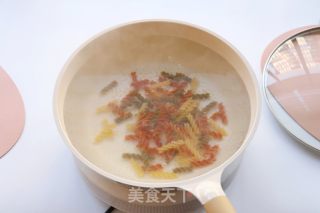 番茄三色意面（小老虎版）的做法步驟：1