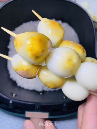 鹽焗鵪鶉蛋的做法步驟：2
