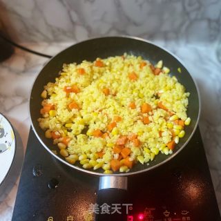 菠蘿炒飯的做法步驟：7
