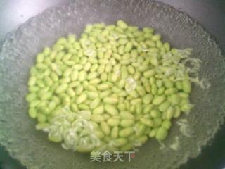 榨菜絲毛豆炒面筋的做法步驟：4