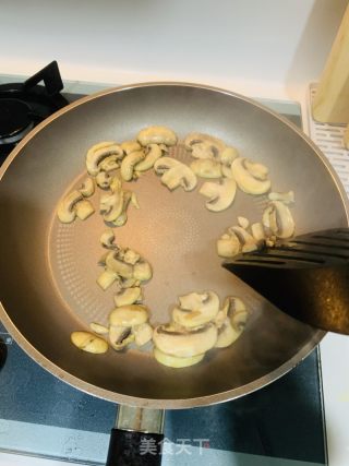 橄欖油意大利面的做法步驟：7